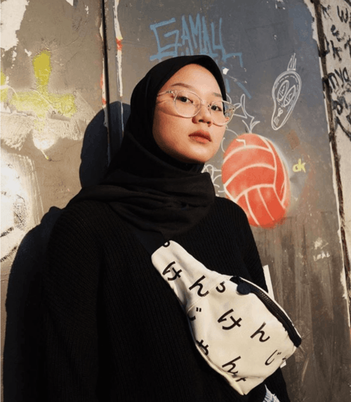 3 Ways to Wear Scipaprock Bag in Hijab Street Style Fashion 