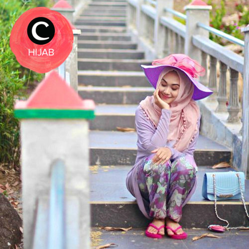 Bingung mix&match hijabmu untuk tampil stylish? Cek Hijab Update dari para clozetters lain hari ini, di sini. http://bit.ly/1fSJRbf . Image shared by Clozetter: nindiane. Yuk, share gaya hijab favoritmu bersama Clozette.
