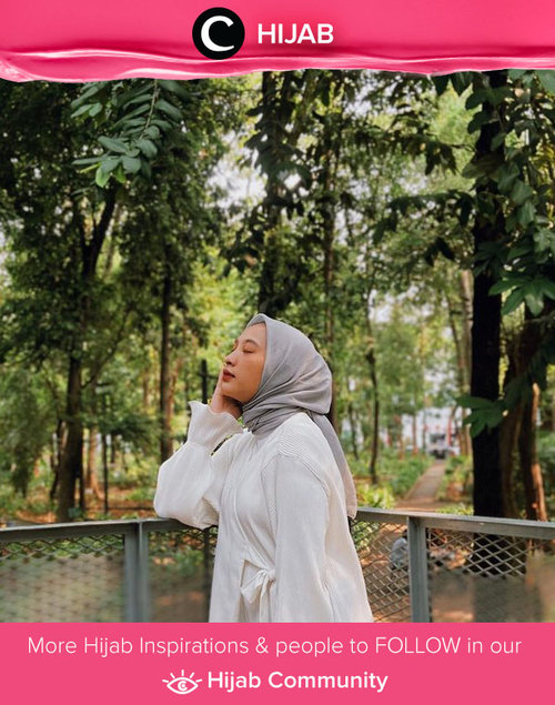 Clozette Ambassador @prapancadf's daytime color choice: neutral color in white and soft grey! Simak inspirasi gaya Hijab dari para Clozetters hari ini di Hijab Community. Yuk, share juga gaya hijab andalan kamu.
