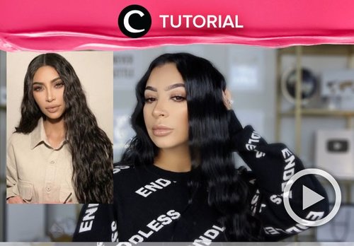 Punya rambut panjang enaknya di-styling berbagai gaya, salah satunya dibuat gelombang ala Kim Kardashian ini. Lihat videonya di: http://bit.ly/2W1ar8N. Video ini di-share kembali oleh Clozetter @dintjess. Jangan lupa lihat juga tutorial lainnya di Tutorial Section.