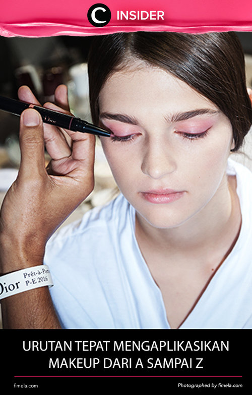Apakah kamu merasa banyaknya produk makeup seringkali membingungkan untuk digunakan secara urut. Tenang saja, Fimela akan membantu kamu melalui artikel ini http://bit.ly/1VDWee9. Simak juga artikel menarik lainnya di http://bit.ly/ClozetteInsider