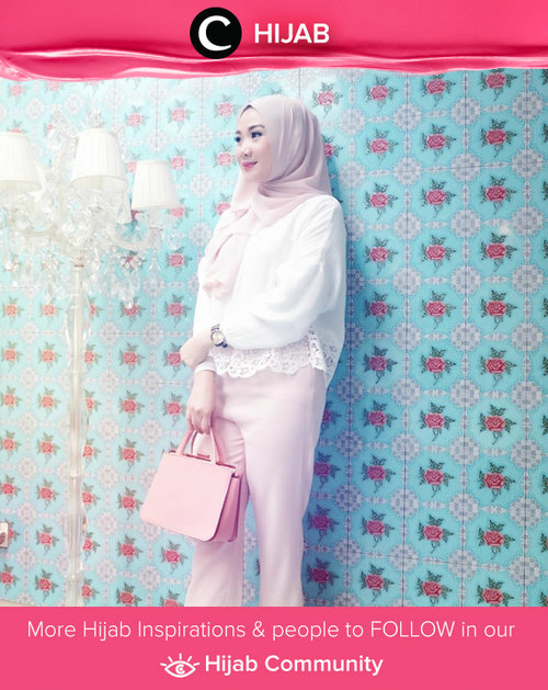 The way to look elegant and feminine for hijabers: wearing white top and pink ruffle pants. Simak inspirasi gaya Hijab dari para Clozetters hari ini di Hijab Community. Image shared by Clozetter: @lady_dyne. Yuk, share juga gaya hijab andalan kamu