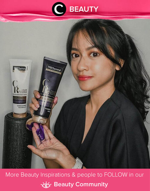 Ini dia sampo ungu dari Tresemme yang lagi happening dan membuat penasaran banyak orang! Varian Color Radiance & Repair for Bleach Hair ini warnanya benar-benar ungu dan cocok untuk menjaga ketahanan warna rambutmu. Image shared by Clozette Ambassador @cyndaadissa. Simak Beauty Update ala clozetters lainnya hari ini di Beauty Community. Yuk, share produk favorit dan makeup look kamu bersama Clozette.  