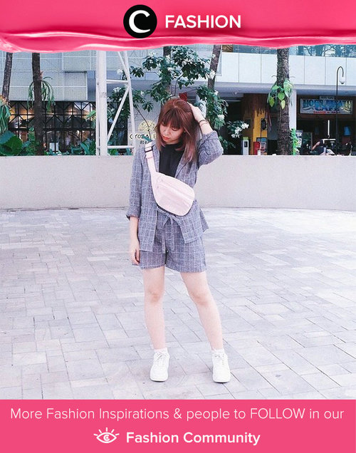 Blazer set with shorts, why not? Wore it with white sneakers and fanny pack to get a casual look. Simak Fashion Update ala clozetters lainnya hari ini di Fashion Community. Image shared by Star Clozetter: @japobs. Yuk, share outfit favorit kamu bersama Clozette.