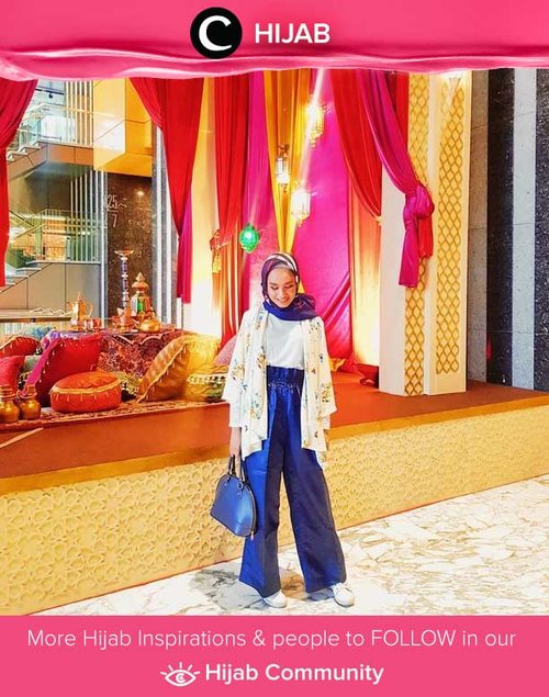 Nuansa biru elektrik pada keseluruhan outfit Clozetter @silviaputri memberi kesan modern dan chic. Simak inspirasi gaya Hijab dari para Clozetters hari ini di Hijab Community. Yuk, share juga gaya hijab andalan kamu.  