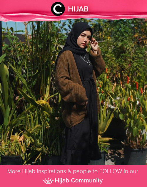 Dark outfit, colorful life. Image shared by Clozetter @larasatinesa. Simak inspirasi gaya Hijab dari para Clozetters hari ini di Hijab Community. Yuk, share juga gaya hijab andalan kamu.
