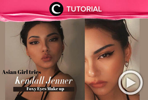 Tampilan makeup foxy eyes ala Kendall Jenner bisa kamu tiru meskipun bentuk mata kalian berbeda. Intip tutorialnya di: http://bit.ly/39B9J9M. Video ini di-share kembali oleh Clozetter @salsawibowo. Lihat juga tutorial lainnya di Tutorial Section.