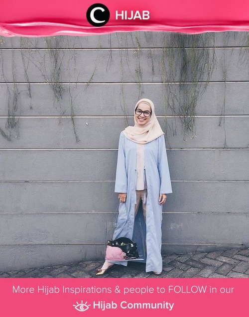 Long outer merupakan item wajib yang harus dimiliki oleh para hijabers. Selain stylish, long outer juga cukup fungsional untuk menutupi lekuk tubuhmu. Simak inspirasi gaya Hijab dari para Clozetters hari ini di Hijab Community. Image shared by Clozetter : @RegitaKurniavi. Yuk, share juga gaya hijab andalan kamu.