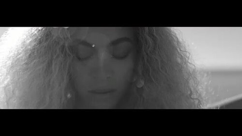 Bukan cuma Genk Cinta aja, yang mengeluarkan premier Sabtu malam kemarin. Beyoncé juga merilis premier album barunya "Lemonade" eksklusif di HBO Sabtu malam lalu!
#ClozetteID
Video from @beyonce.