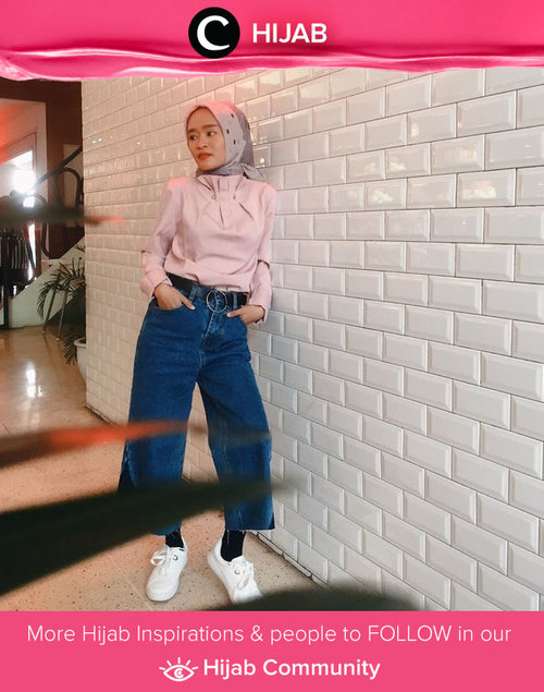 Thrusday in culotte jeans and faminine blouse ala Clozetter @suniims. Simak inspirasi gaya Hijab dari para Clozetters hari ini di Hijab Community. Yuk, share juga gaya hijab andalan kamu.