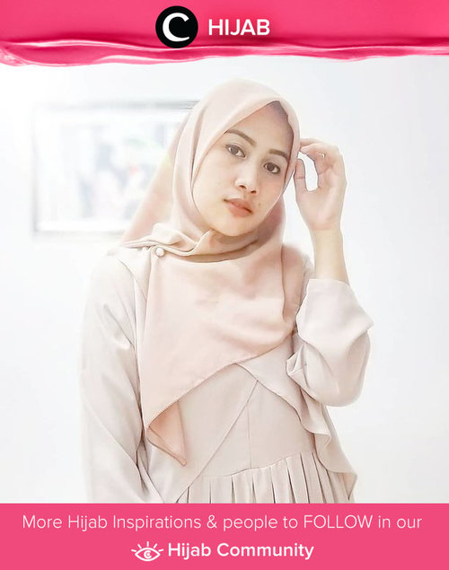 Sunday's mood: all in neutral colors ala Clozetter @Yuniea_5eb02f3f1517. Simak inspirasi gaya Hijab dari para Clozetters hari ini di Hijab Community. Yuk, share juga gaya hijab andalan kamu.