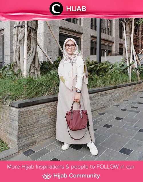 Clozetter @ellynurul looks elegan in lilac and white. Simak inspirasi gaya Hijab dari para Clozetters hari ini di Hijab Community. Yuk, share juga gaya hijab andalan kamu.