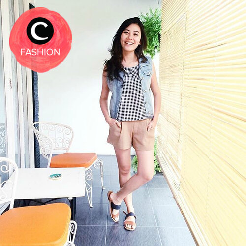 Shortpants dan rompi denim bisa menjadi paduan busana yang menarik untuk OOTD-mu! Simak Fashion Update ala clozetters lainnya hari ini, di sini. http://bit.ly/clozettefashion. Image shared by Clozetter: wynneprasetyo. Yuk, share outfit favorit kamu bersama Clozette.