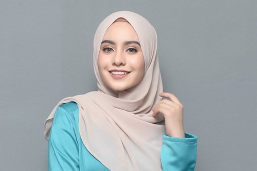 Tren Hijab Segi Empat, Lebih Lebar dan Syar