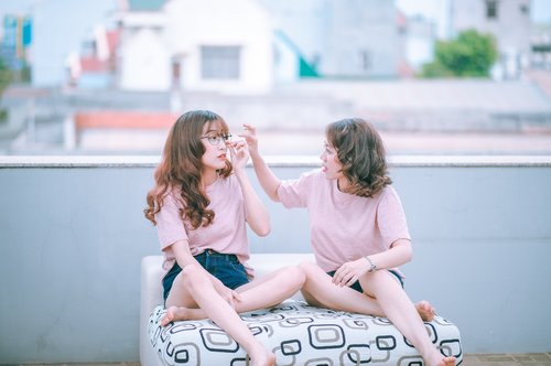 6 signs your friendship is wrecking your self-esteem, rather than lifting you up