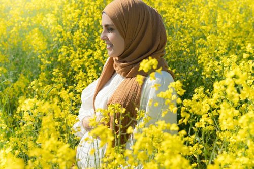 Tips Memilih Busana Hijab untuk Ibu Hamil 