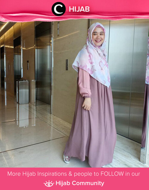 Dress up in pink for this weekend. Simak inspirasi gaya Hijab dari para Clozetters hari ini di Hijab Community. Image shared by Star Clozetter @lisnaardhini. Yuk, share juga gaya hijab andalan kamu