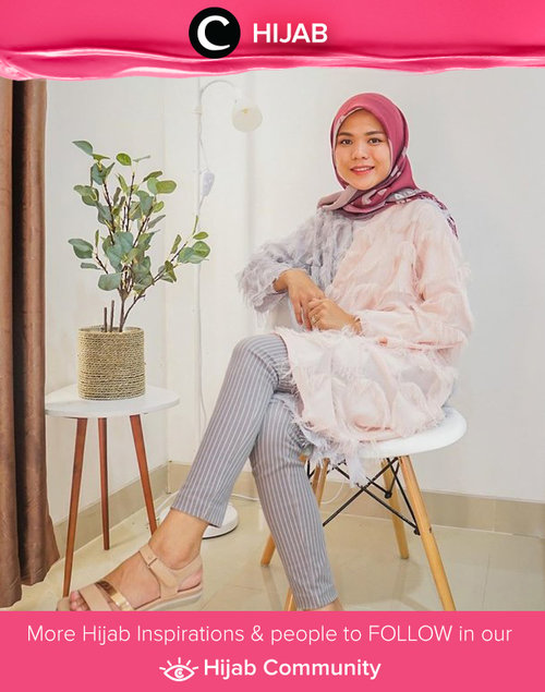 Two-tone outer for the second day of the week! Image shared by Clozetter @cicidesri. Simak inspirasi gaya Hijab dari para Clozetters hari ini di Hijab Community. Yuk, share juga gaya hijab andalan kamu.