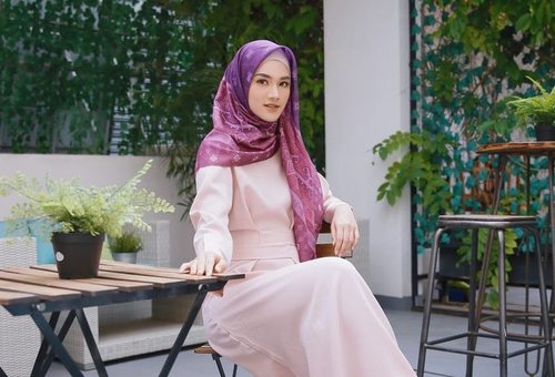 Hijab yang Cocok untuk Baju Warna Peach