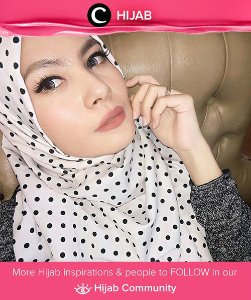 Nude makeup for hijabers by Star Clozetter Sunsetdazesha. Simak inspirasi gaya di Hijab Update dari para Clozetters hari ini di Hijab Community. Image shared by Star Clozetter:  Sunsetdazesha. Yuk, share juga gaya hijab andalan kamu bersama Clozette.