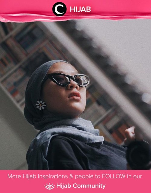 Put a statement among the basics. Clozetter @Karinaorin and her new crush Ropasupasu earrings. Simak inspirasi gaya Hijab dari para Clozetters hari ini di Hijab Community. Yuk, share juga gaya hijab andalan kamu.
