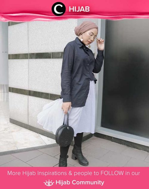 Let's leave kaftans and long dresses for a moment. Back to office with shirt, long skirt, and perhaps, boots? Simak inspirasi gaya Hijab dari para Clozetters hari ini di Hijab Community. Image shared by Clozette Ambassador @ladyulia. Yuk, share juga gaya hijab andalan kamu.  
