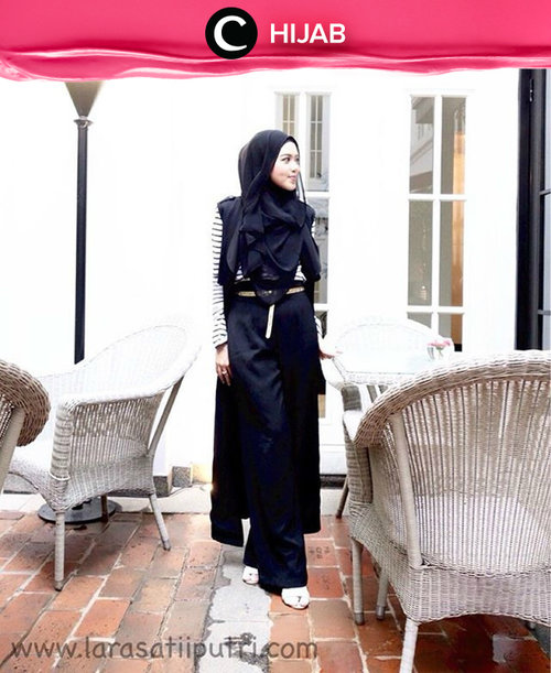 Hai Hijabers, kamu bisa coba padukan long vest dengan long kulot untuk tampilan warna monochrome seperti Clozette Ambassador yang satu ini. Simak inspirasi gaya di Hijab Update dari para Clozetters hari ini, di sini http://bit.ly/clozettehijab. Image shared by Clozetter: larasatiiputri. Yuk, share juga gaya hijab andalan kamu.