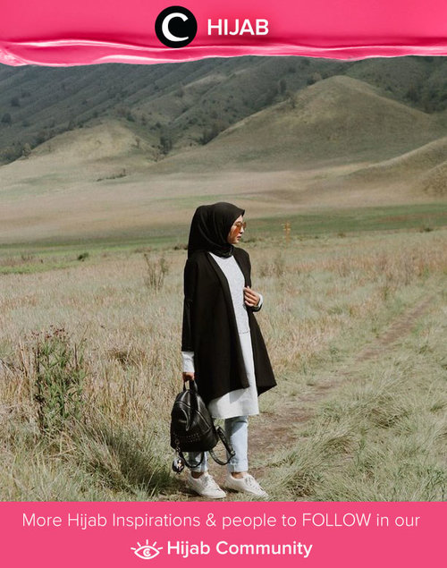 Black and white style a la Clozette Ambassador @prapancadf. Simak inspirasi gaya Hijab dari para Clozetters hari ini di Hijab Community. Yuk, share juga gaya hijab andalan kamu.