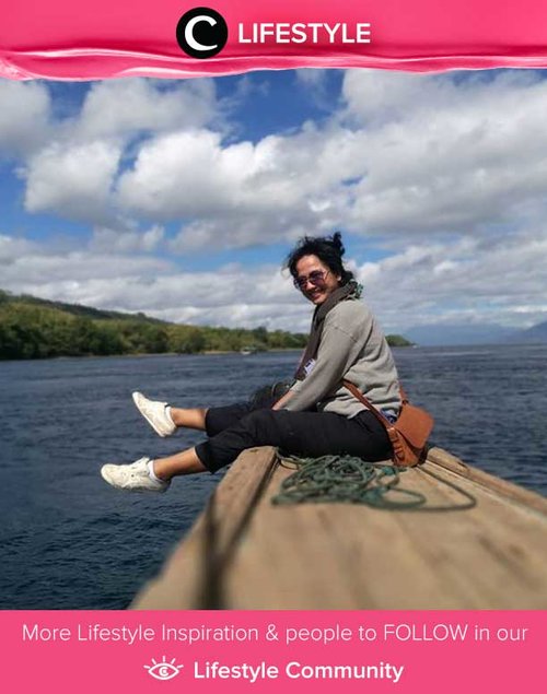 Clozette Ambassador @sophietobelly sempat berfoto dalam perjalanannya dari Pulau Adonara ke Larantuka. Cantik sekali ya, pemandangannya! Simak Lifestyle Updates ala clozetters lainnya hari ini di Lifestyle Community. Yuk, share juga momen favoritmu. 