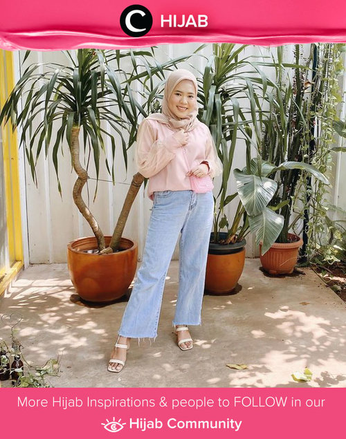 Thursday in casual look inspired by Clozetter @dessydyl. Simak inspirasi gaya Hijab dari para Clozetters hari ini di Hijab Community. Yuk, share juga gaya hijab andalan kamu.