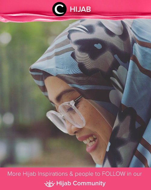 Transparent glasses also known as zero glasses are a quite popular trend these days for hijabers. Simak inspirasi gaya Hijab dari para Clozetters hari ini di Hijab Community. Image shared by Clozetter: @andiyaniachmad. Yuk, share juga gaya hijab andalan kamu