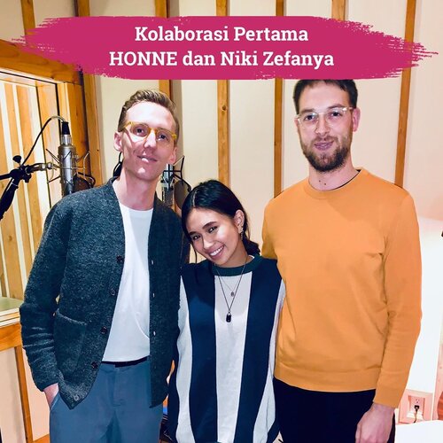 Tunjuk tangan yang sudah mendengarkan album terbaru HONNE, No Song Without You!🙋🏻‍♀️ tahu kah kamu, ada satu lagu pada album ini yang merupakan hasil kolaborasi HONNE bersama penyanyi asal Indonesia yang bernaung di bawah label 88rising, Niki Zefanya..Yap! Lagu tersebut berjudul iloveyoumorethanicansay. Dalam lagu itu, Niki berperan sebagai penyanyi utama dan co-writer. Walaupun hanya berdurasi 28 detik, lagu ini berhasil memikat banyak penggemar HONNE dan Niki, lho! Siapa yang sudah mendengarkan?.Melalui twitter, HONNE mengatakan bahwa ini bukanlah kolaborasi terakhir bersama Niki. Artinya, masih akan ada kolaborasi-kolaborasi selanjutnya yang lahir dari dua musisi ini. Who’s excited?!✨.📷 @hellohonne#ClozetteID #honne #niki #nswy