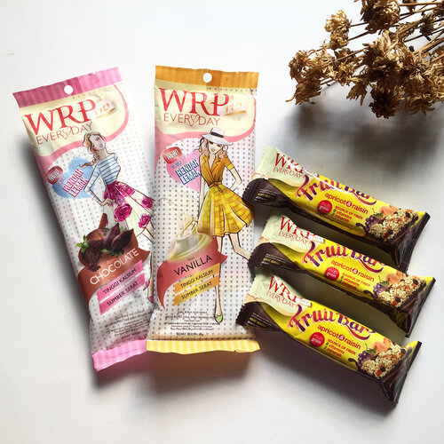 Kemarin, Clozette belajar banyak soal snacking bareng @wrpeveryday. Siap yang suka skip snacking time di antara waktu makan utama karena sedang diet? Ternyata snacking itu penting lho karena bisa mencegah kita kalap saat makan utama nanti. Nah, sesuai saran dari mba Widya selaku nutrisionist @wrpdiet_official, snacking harus disesuaikan dengan kebutuhan kalori per hari masing-masing orang. Penasaran sama kebutuhan kalori kamu setiap hari? Cek aja di booth WRP di Pekan Raya Indonesia 2017 di ICE BSD City sampai tanggal 5 November 2017. Kamu juga bisa menemukan snack WRP Everyday Fruit Bar & WRP Everyday Less Fat Milk di sana.#ClozetteID #wrpeveryday