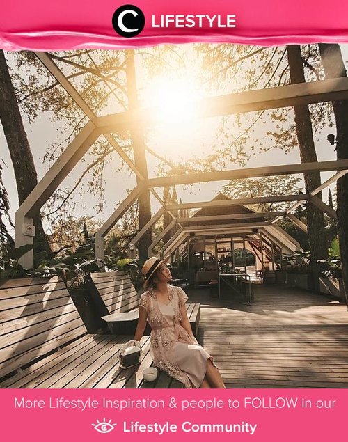 Clozette Ambassador @wulanwu plays with shadows in Nara Park Rancabentang Tableland.  Simak Lifestyle Updates ala clozetters lainnya hari ini di Lifestyle Community. Yuk, share juga momen favoritmu. 