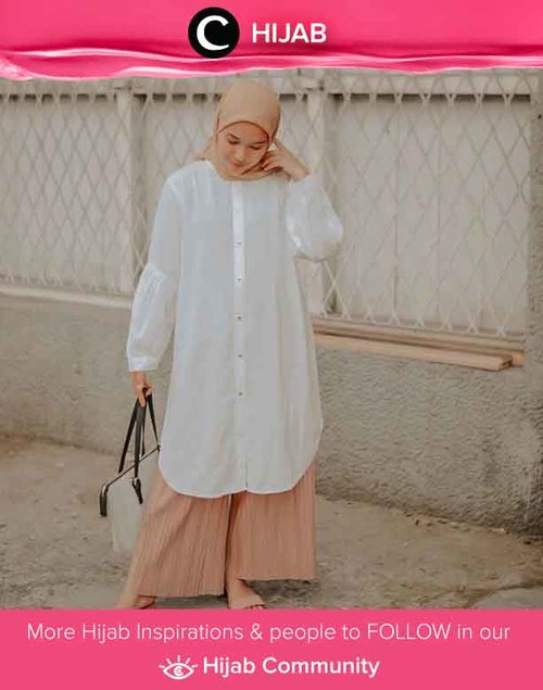 In the mood for simple yet elegant look? Kenakan tunik putihmu lalu padukan dengan culotte pants dan hijab berwarna senada. Image shared by Clozetter @febrihikaru. Simak inspirasi gaya Hijab dari para Clozetters hari ini di Hijab Community. Yuk, share juga gaya hijab andalan kamu. 