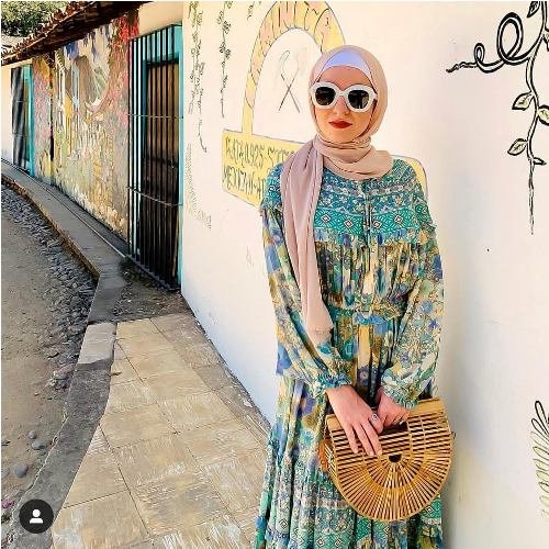 Summer hijabi beach essentials | | Just Trendy Girls