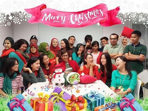 ClozetteCrew is wishing you a merry Christmas, Clozetters!
May this Christmas full of joy and happiness 🎄🎁🎉 #happy #christmas #joy #ClozetteID