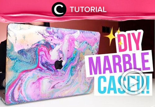 Cuteness Overload! Laptop case bercorak marble ini bisa kamu buat sendiri di rumah, lho. Coba lihat caranya di: https://bit.ly/3doIoYd. Video ini di-share kembali oleh Clozetter @salsawibowo. Lihat juga tutorial lainnya yang ada di Tutorial Section.
