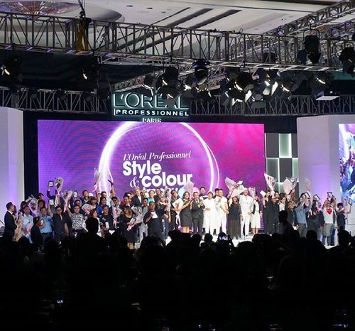 Tonight! L'Oreal Professionnel Style & Colour trophy 2016. Who will be the winner? 
#ClozetteID #lorealproid #hair