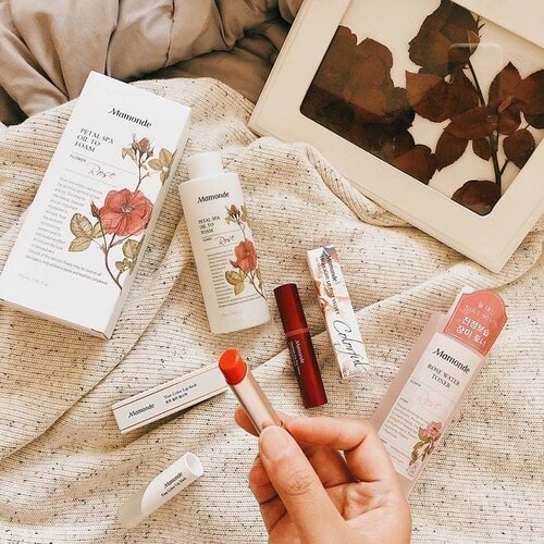 Skincare asal Korea Mamonde sudah tersedia di seluruh Sephora di Indonesia! Hayo, siapa yang langsung jatuh cinta sama packagingnya?​.​Image shared by Clozetter @vannysariz​.​​Download Clozette Indonesia App di Google Play dan dapatkan daily updates of Fashion, Beauty, Hijab and Lifestyle. #ClozetteID