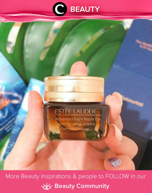 One of Clozette Ambassador @andreahamdan's holy grail nih, Clozetters. Estee Lauder Advanced Night Repair Eye Supercharged ini cocok untuk kamu yang suka mantengin layar laptop/ponsel 10 jam sehari dan rentan terkena radiasi UV pada mata. Yuk, share juga holy grail kamu bersama Clozette di Beauty Community.