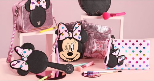 This Minnie Mouse Makeup Brush Collection Is So Cute, We're Squealing