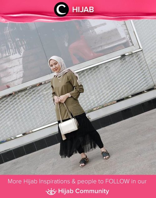 Another modest wear inspo with tunic, tutu skirt, and pretty sandals. Image shared by Clozetter @Nabilaaz. Simak inspirasi gaya Hijab dari para Clozetters hari ini di Hijab Community. Yuk, share juga gaya hijab andalan kamu.