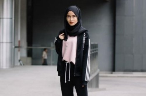 10 Inspirasi Fashion Kasual dari Selebgram Hijab Indonesia Buat Mahasiswa