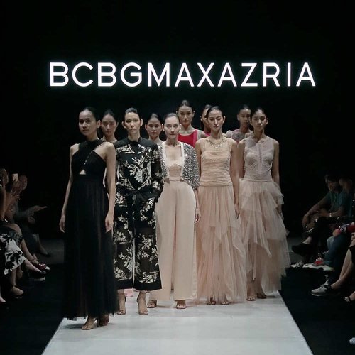 Throwback to Plaza Indonesia Fashion Week, 18 - 22 March 2019, featuring Indonesian fashion designers and Plaza Indonesia tenants & partners.
Which one is your favorite?

#plazaindonesia #PIFW2019 #clozetteid 
@plazaindonesia