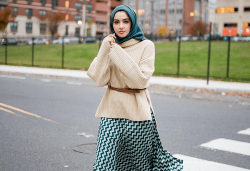 Inspirasi Padupadan Turtleneck untuk Hijabers Ala Summer AlBarcha