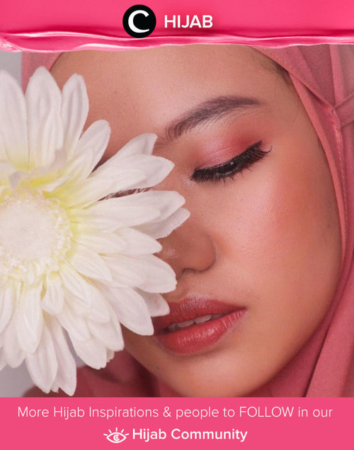 Swing into the weekend with joy and happiness. Enjoy your Saturday, Clozetters! Image shared by Clozetter @putriistianaa. Simak inspirasi gaya Hijab dari para Clozetters hari ini di Hijab Community. Yuk, share juga gaya hijab andalan kamu.