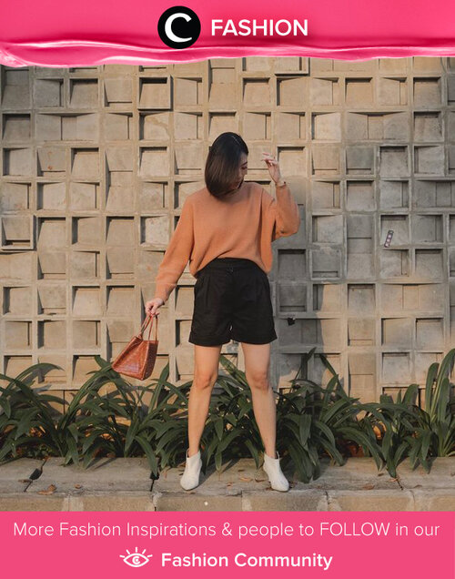 Friday in short-pants and comfy sweater, inspired by Clozette Ambassador @janejaneveroo.Simak Fashion Update ala clozetters lainnya hari ini di Fashion Community. Yuk, share outfit favorit kamu bersama Clozette.