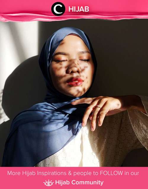 Another self portrait idea from Clozetter @cicidesri: playing with shadow and the ray of golden hour! Simak inspirasi gaya Hijab dari para Clozetters hari ini di Hijab Community. Yuk, share juga gaya hijab andalan kamu.