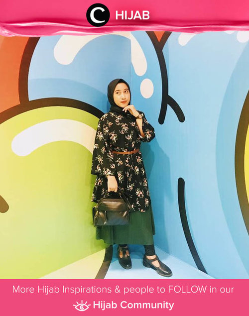 Add some flowers to brighten your Tuesday. Selamat beraktivitas, Clozetters! Image shared by Clozetter @ratnasha22. Simak inspirasi gaya Hijab dari para Clozetters hari ini di Hijab Community. Yuk, share juga gaya hijab andalan kamu.